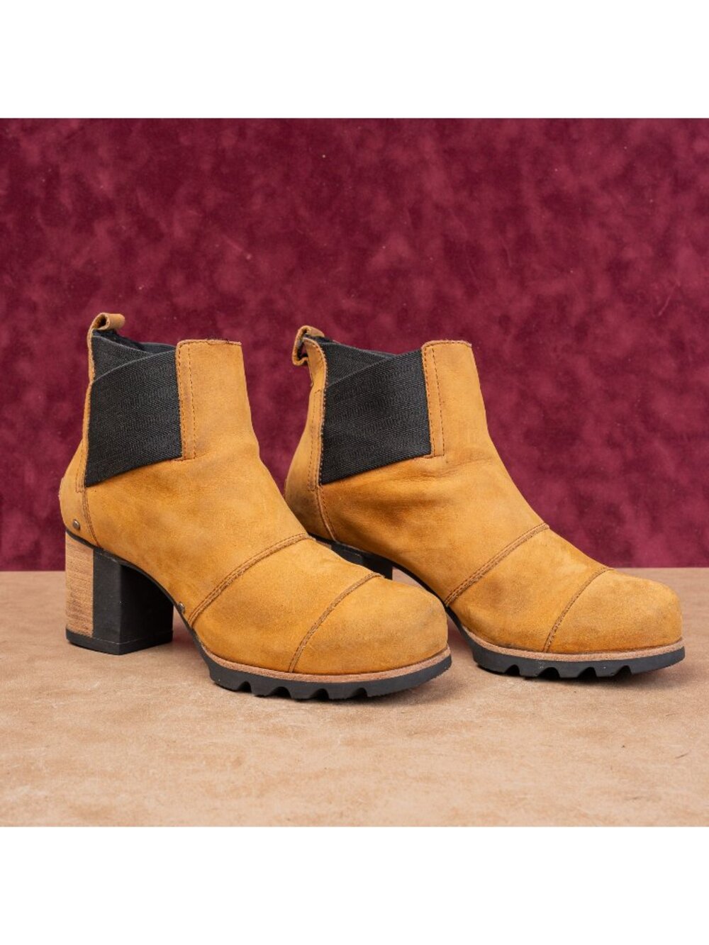 Sorel Women Addington Wheat Nubuck Stacked Heel Chelsea Ankle Boots sz 9